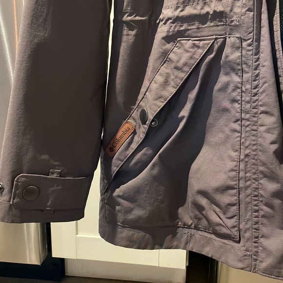 Columbia rain jacket - Picture 3 of 3